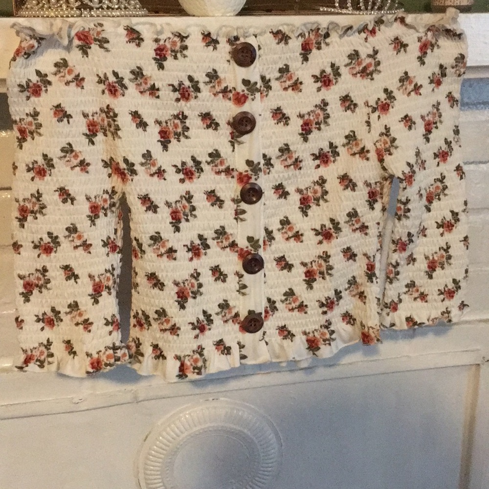 Off the shoulder flower print shirt